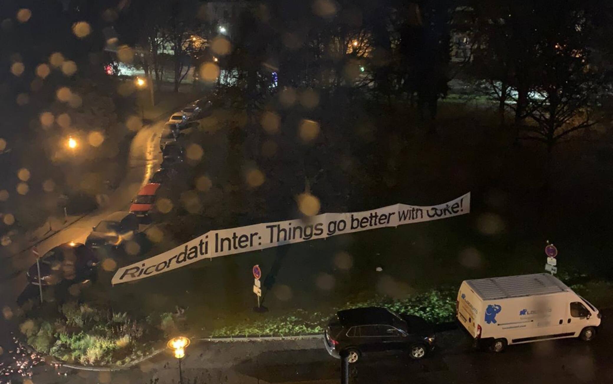 Lo striscione degli ultras tedeschi