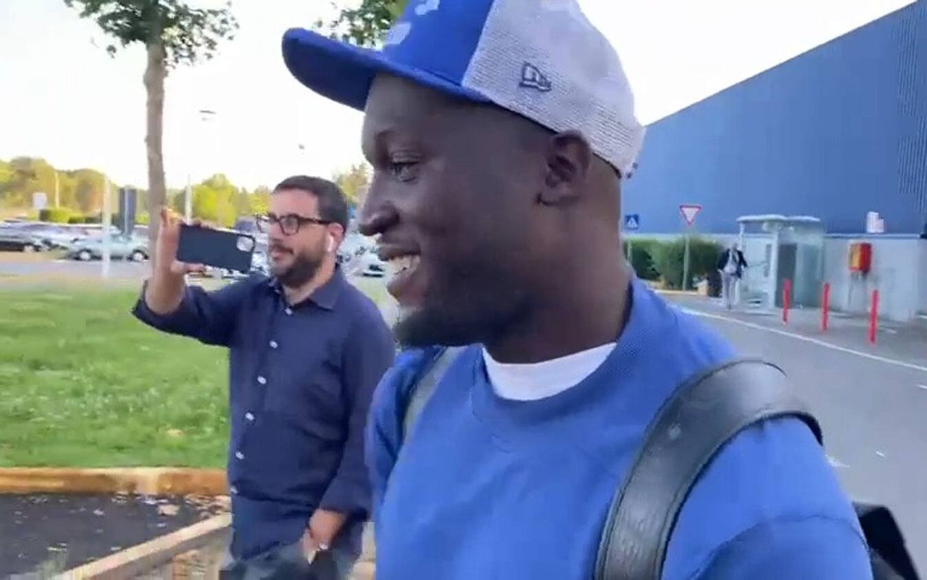 Lukaku subito dopo essere atterrato a Milano per la sua seconda parentesi in nerazzurro