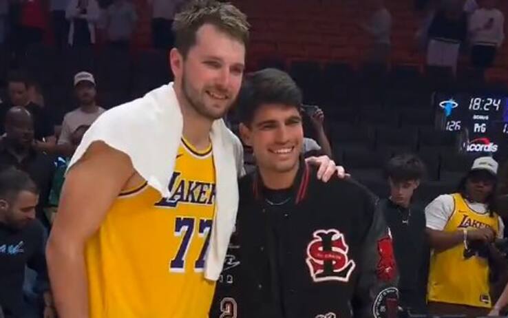 Alcaraz spettatore Nba per Miami Heat-Los Angeles Lakers: foto con Doncic