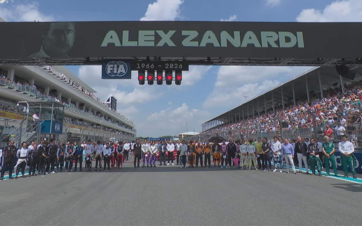 https://sport.sky.it/assets/images/b6eaee5dfdab6f60fe8d0b51d4f4ce2a562ec6dd/skysport/it/motori/formula-1/video/2026/05/02/zanardi-morte-f1-minuto-silenzio-miami-video-1094598/minuto_di_silenzio_zanardi.jpg?im=Resize,width=1218