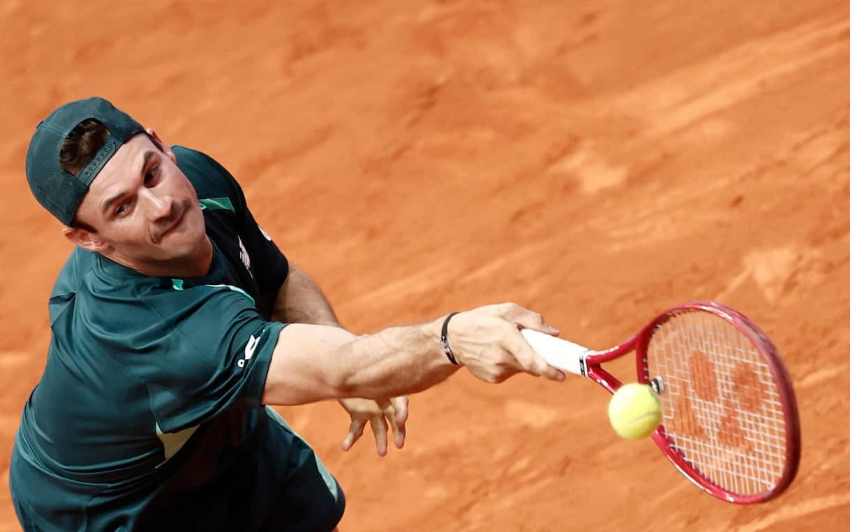 https://sport.sky.it/assets/images/b7f268e06e7930560e48e1462370cd7acda1e7d6/skysport/it/tennis/video/2026/05/22/paul-de-minaur-atp-amburgo-highlights-1100011/paul_ansa.jpg?im=Resize,width=1218