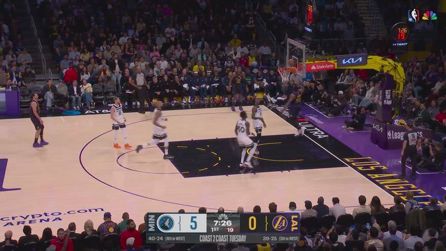 NBA, tripla doppia di Doncic contro Minnesota
