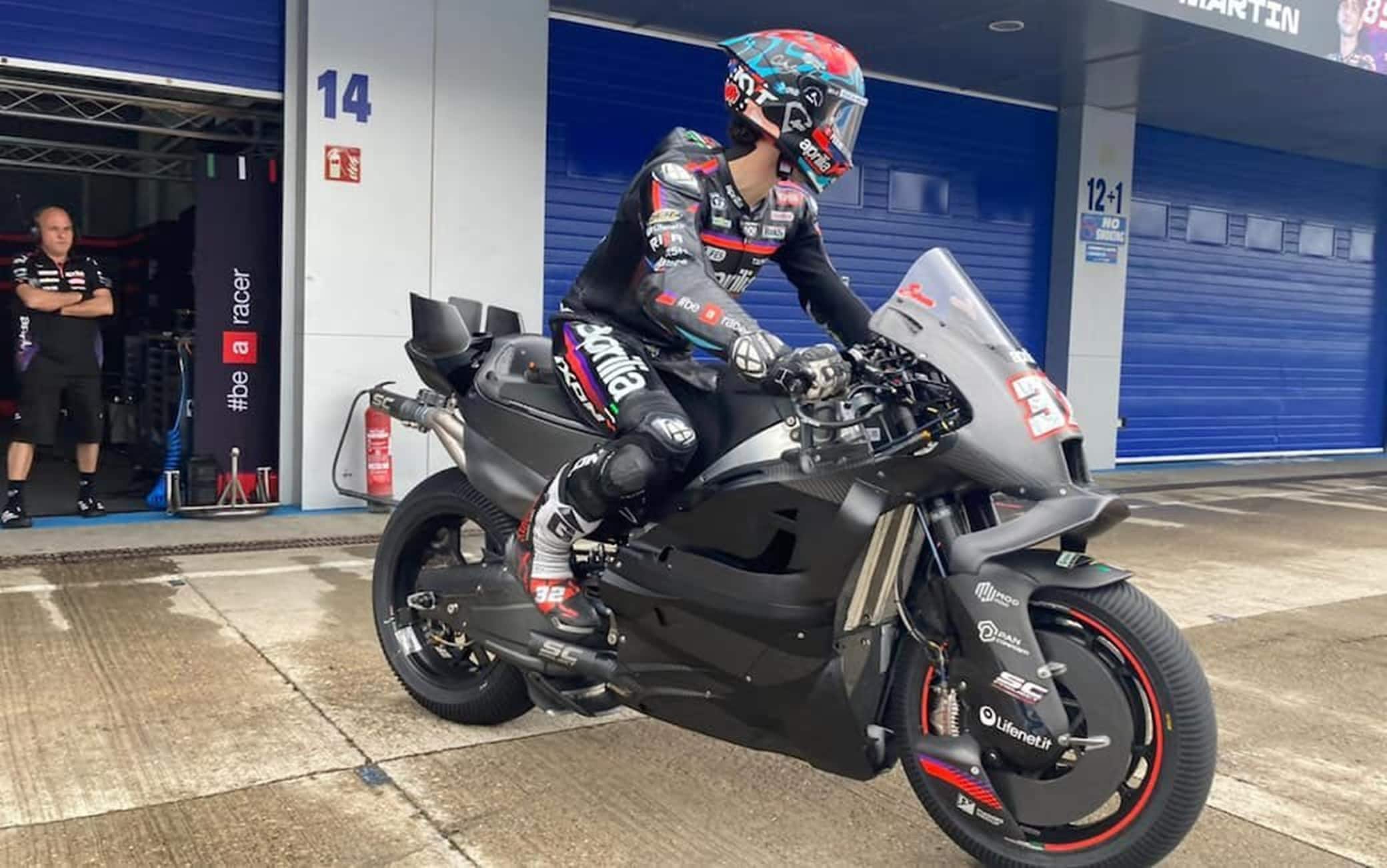MotoGP, oggi i test sulle 850: nel 2027 cambia regolamento per moto e piloti. Le novità