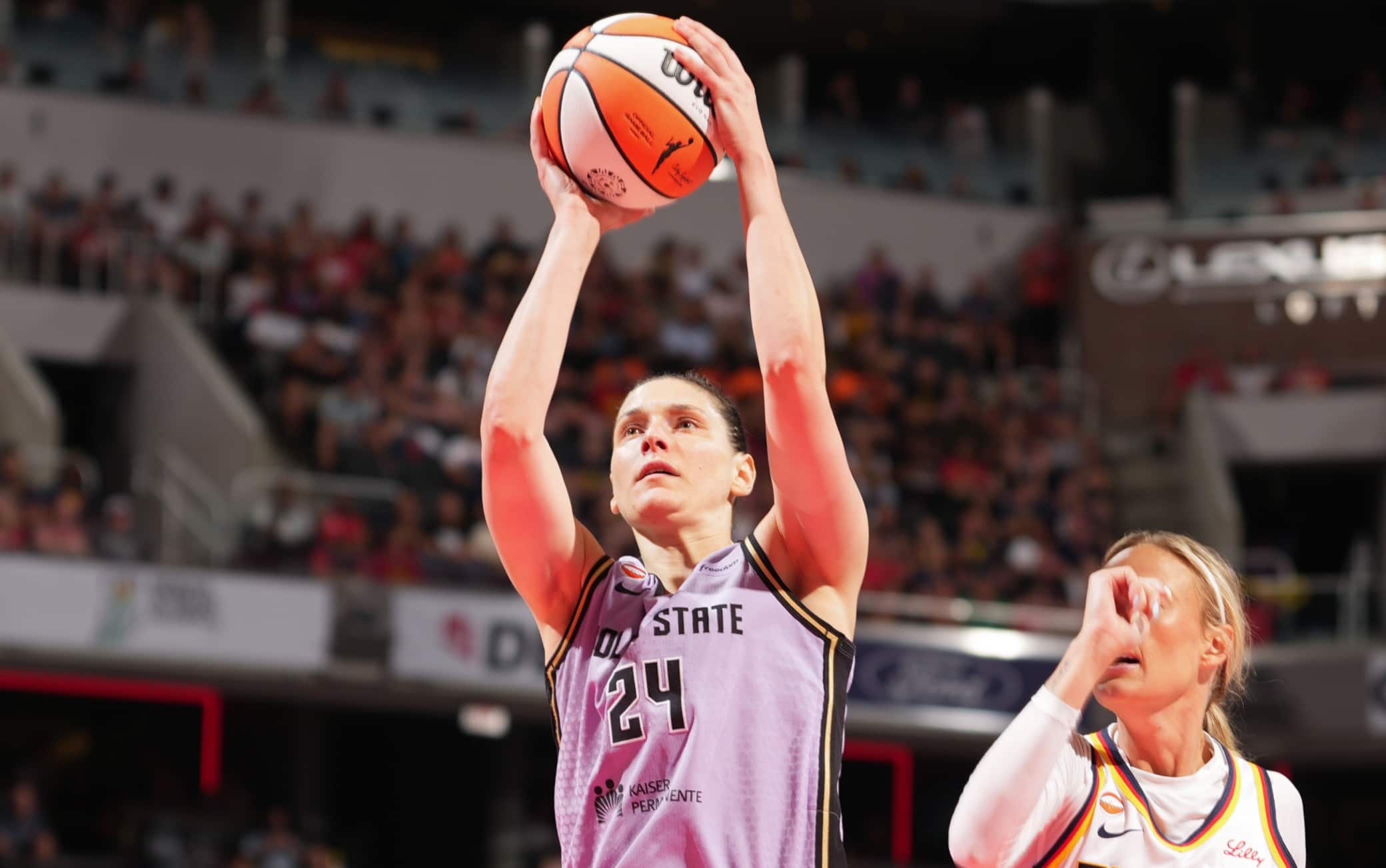 WNBA, Zandalasini batte Clark e Valkyries volano: 8 vittorie in fila