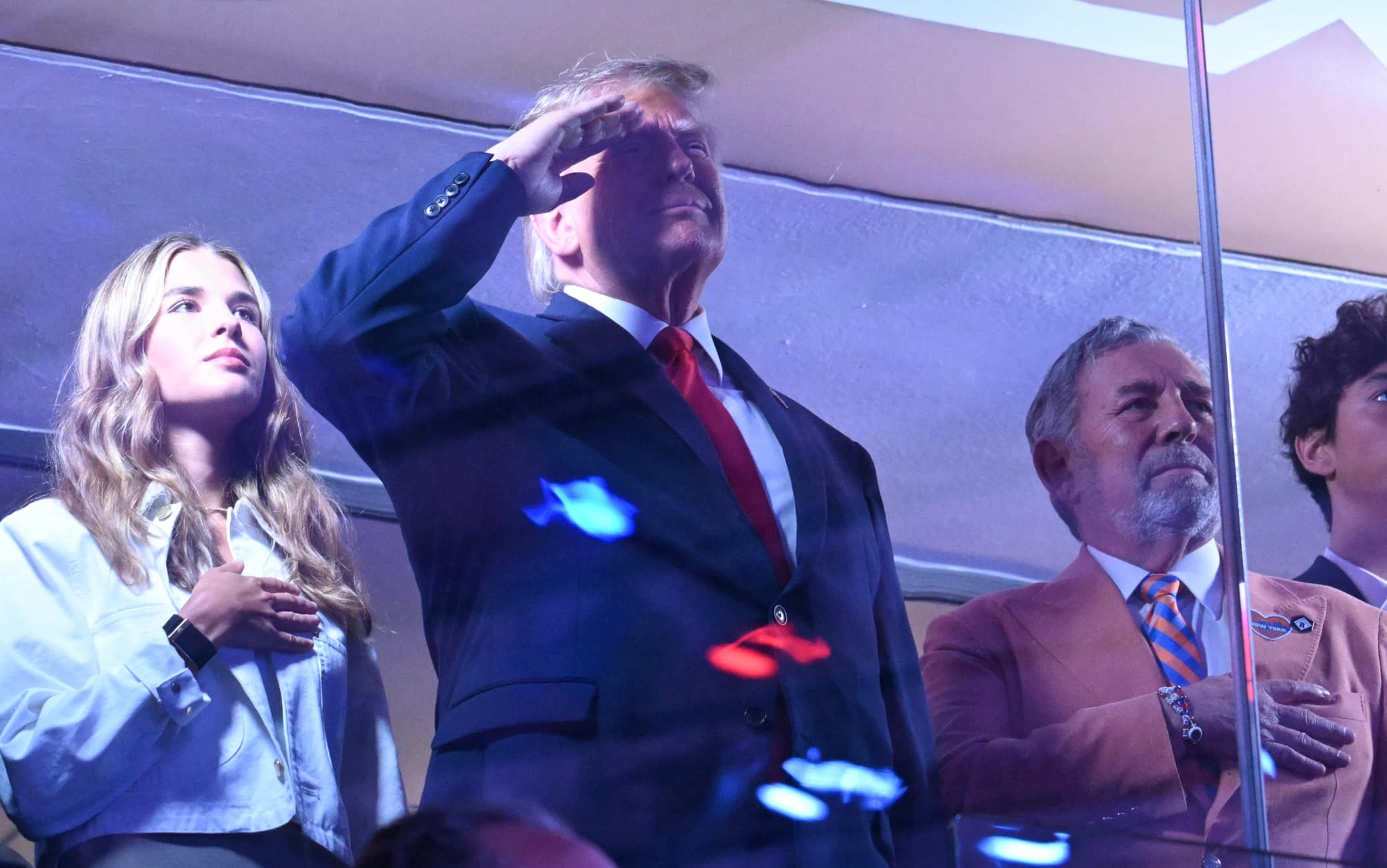 Donald Trump fischiato durante l'inno prima di gara-3 delle NBA Finals