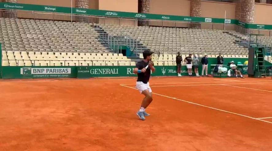 Alcaraz, il riscaldamento prima della finale con Sinner