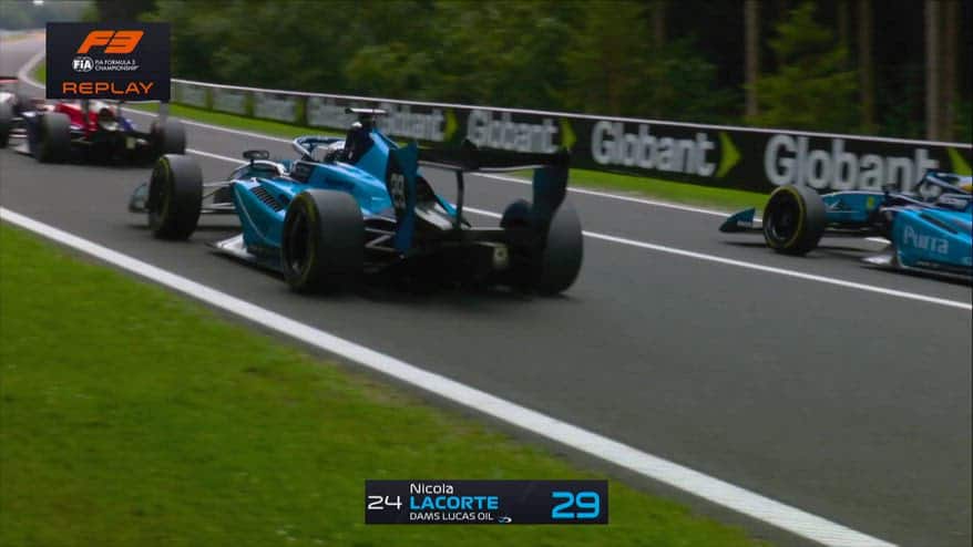 Formula 3, caos in qualifica: tamponamento e 4 auto fuori