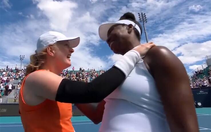 Jones si inchina a Venus: "Ho ancora il tuo poster in camera". VIDEO