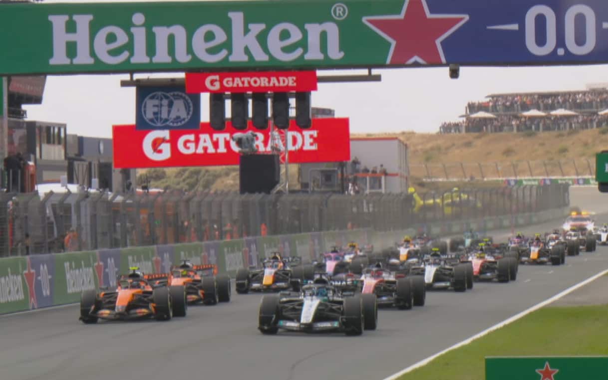 https://sport.sky.it/assets/images/bfba93d24a24d970ad83b6710d32c4f27e1ed158/skysport/it/motori/formula-1/video/2026/08/22/f1-gp-olanda-partenza-primo-giro-sprint-video-1119113/partenza_f1_olanda_sprint.jpg?im=Resize,width=1218
