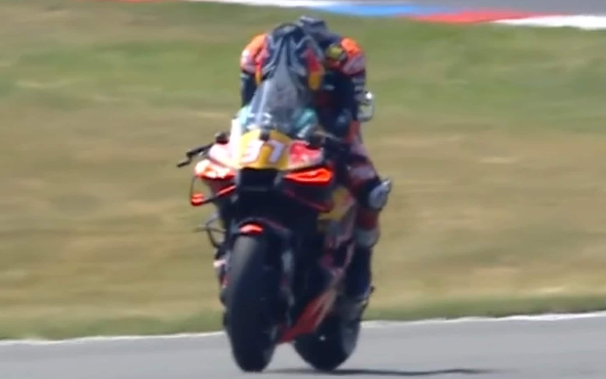 Acosta, problemi al motore sulla Ktm e ritiro nel GP Brno