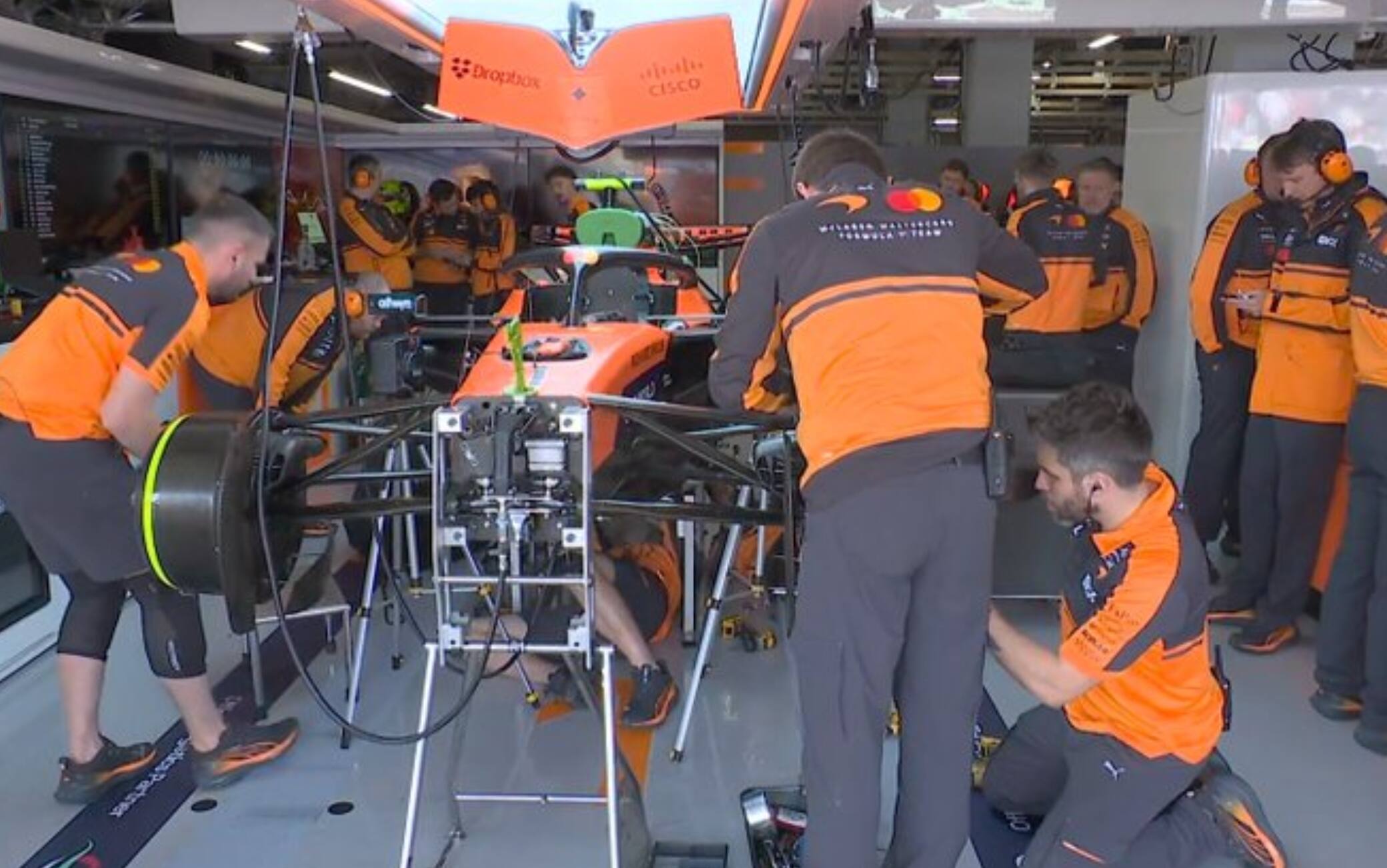 F1, problemi per la McLaren di Norris: necessaria la terza batteria, limite raggiunto