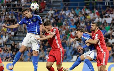 EDITORIAL USE ONLY No use with unauthorised audio, video, data, fixture lists, club/league logos or "live" services. Online in-match use limited to 120 images, no video emulation. No use in betting, games or single club/league/player publications.
Mandatory Credit: Photo by Emanuele Pennacchio/Action Plus/Shutterstock (15345715x)
Luca Ranieri of Italy wins the header and a scoring chance; Stadio Citta del Tricolore, Reggio Emilia, Italy, FIFA World Cup Qualifier, Group I, Italy versus Moldova.
Italy v Moldova, FIFA World Cup Qualifier, Football, Reggio Emilia, Italy - 09 Jun 2025