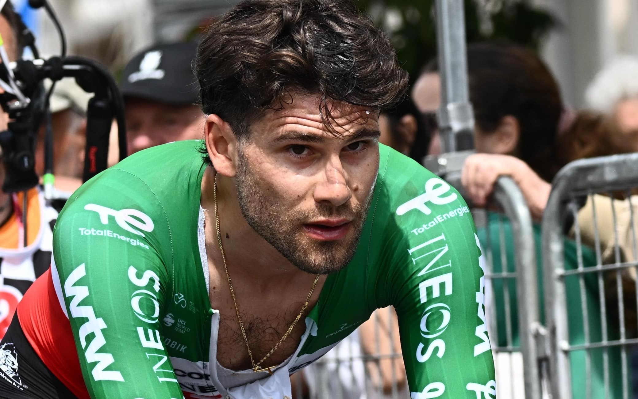 Filippo Ganna stravince la crono a Massa: "Ora inizia un altro Giro. E a Verbania..."