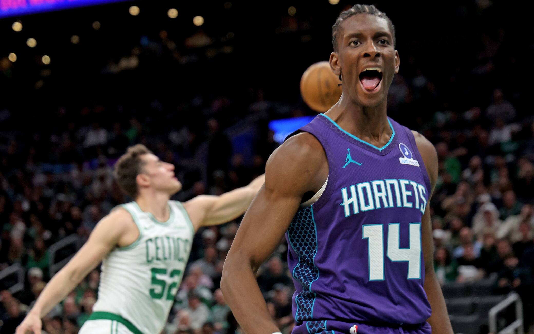 NBA, gli Hornets ora volano davvero: la vittoria a Boston vale un doppio record storico