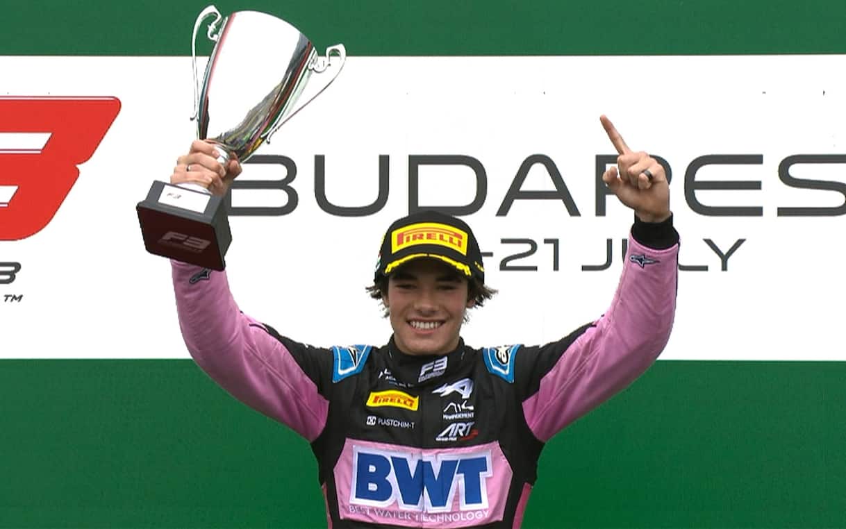 Formula 3, Tsolov vince la Feature Race. Fornaroli 4°, Minì resta ...