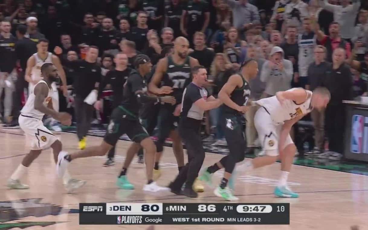 https://sport.sky.it/assets/images/c6243ee5a2092632d140c06e25c48eb4f2ebace3/skysport/it/nba/video/2026/05/01/minnesota-denver-rissa-nba-playoff-video-1094268/Jokic_videoframe.jpg?im=Resize,width=1218