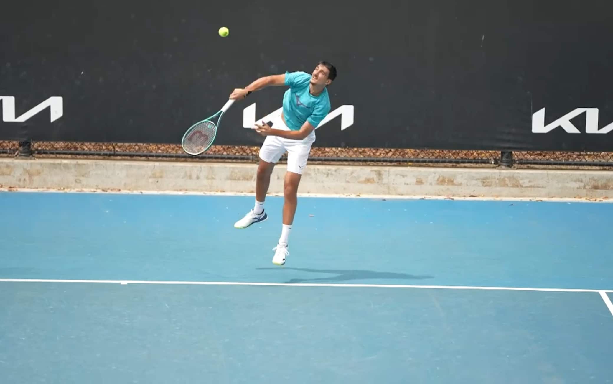 Sonego, l'allenamento alla vigilia del derby contro Musetti agli Australian Open. VIDEO
