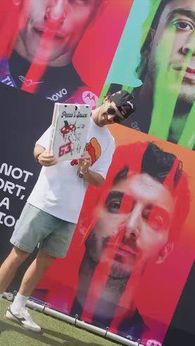 Bagnaia arriva al Mugello con la... pizza!