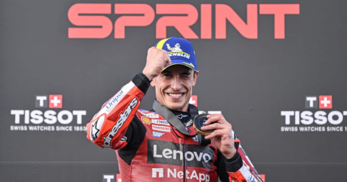https://sport.sky.it/assets/images/c881cafa81821cfccb61809d9121ce27d0b4b172/skysport/it/motori/motogp/video/2026/03/21/marc-marquez-vittoria-sprint-brasile-intervista-1084278/marquez_diggia_dorna_og.jpg?im=Resize,width=1218