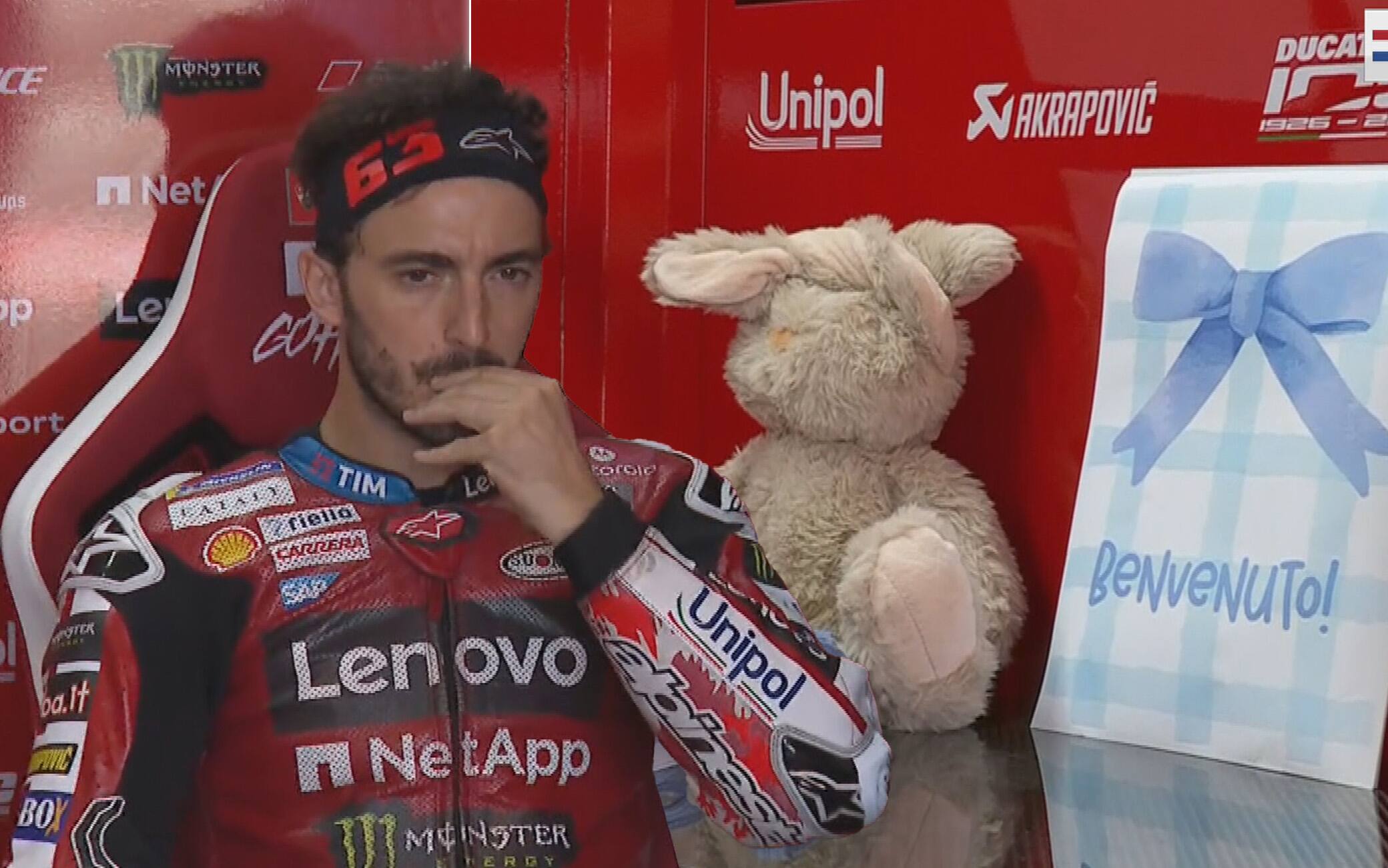 Pecco Bagnaia e Domizia Castagnini genitori: al box Ducati spunta un peluche azzurro
