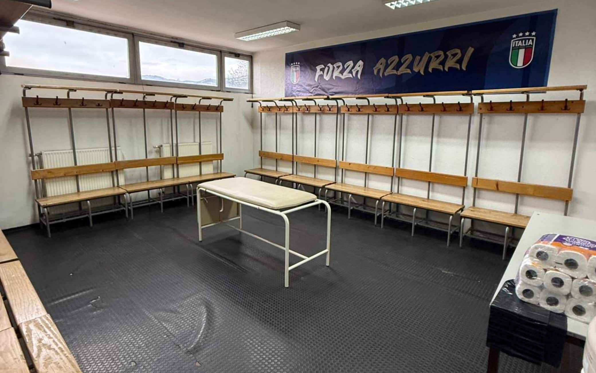 Bosnia-Italia, il dietro le quinte: lo spogliatoio azzurro e il settore ospiti a Zenica