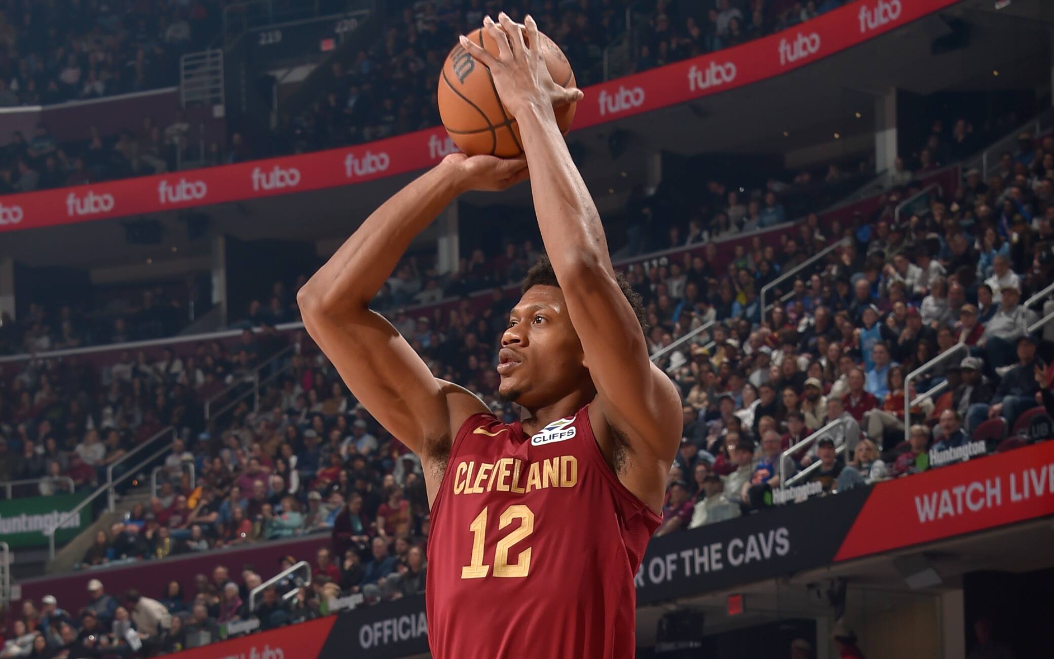 Mercato NBA, De'Andre Hunter ai Kings in cambio di Schroder e Ellis: gli scambi e le firme