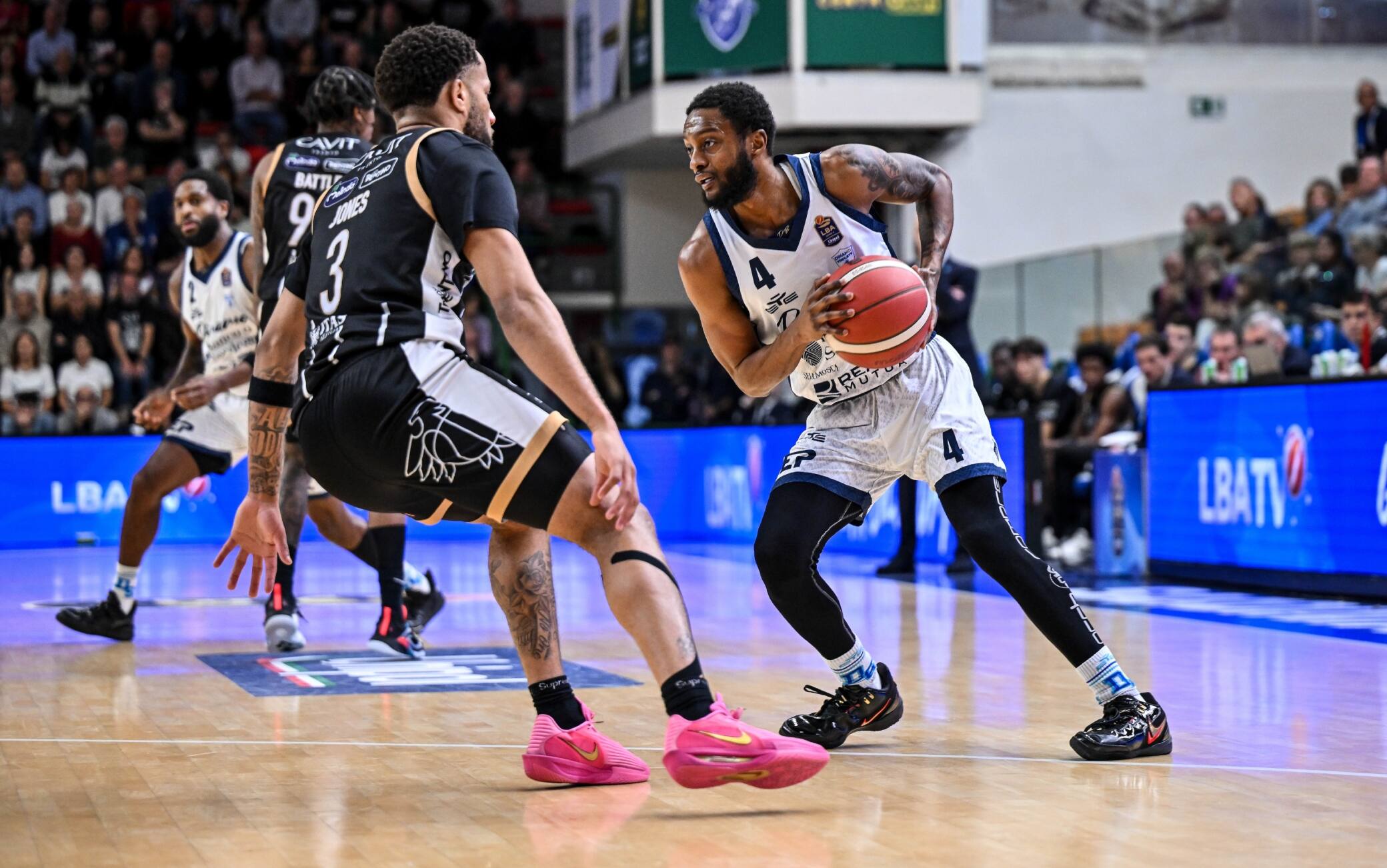  Serie A Basket, Trento-Sassari alle 19.30 su Sky Sport Basket e NOW