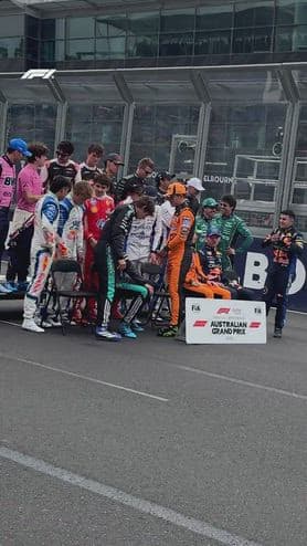Piloti, primo giorno di 'scuola': foto di gruppo a Melbourne