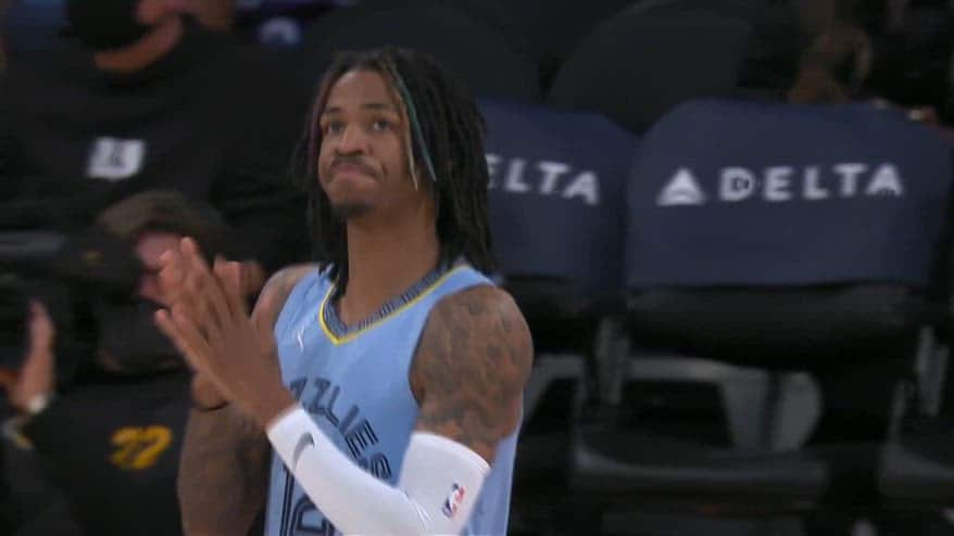 Ja Morant: addio a Memphis, va a Portland