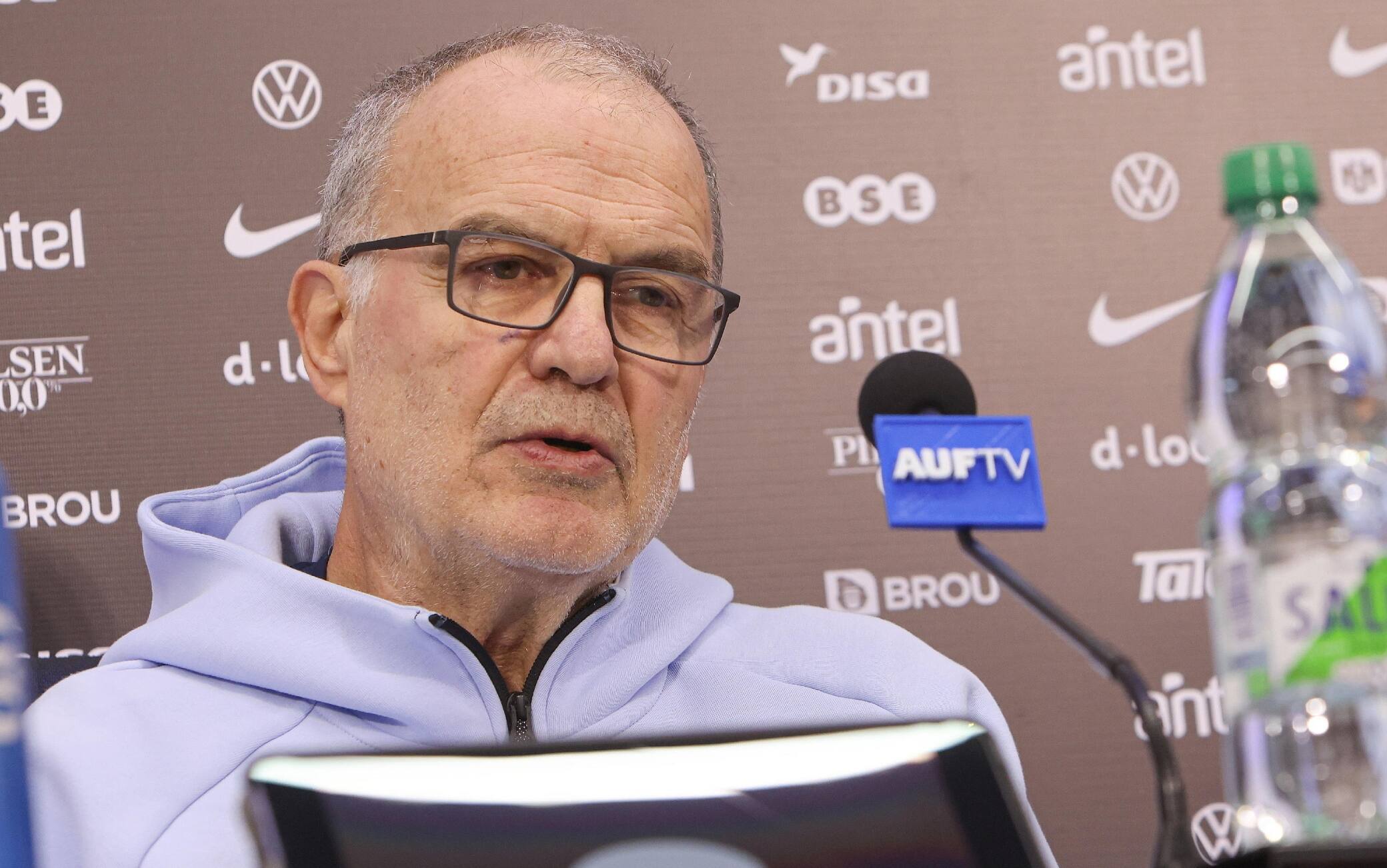 Bielsa saluta l'Uruguay dopo l'eliminazione ai Mondiali: "È un addio doloroso"
