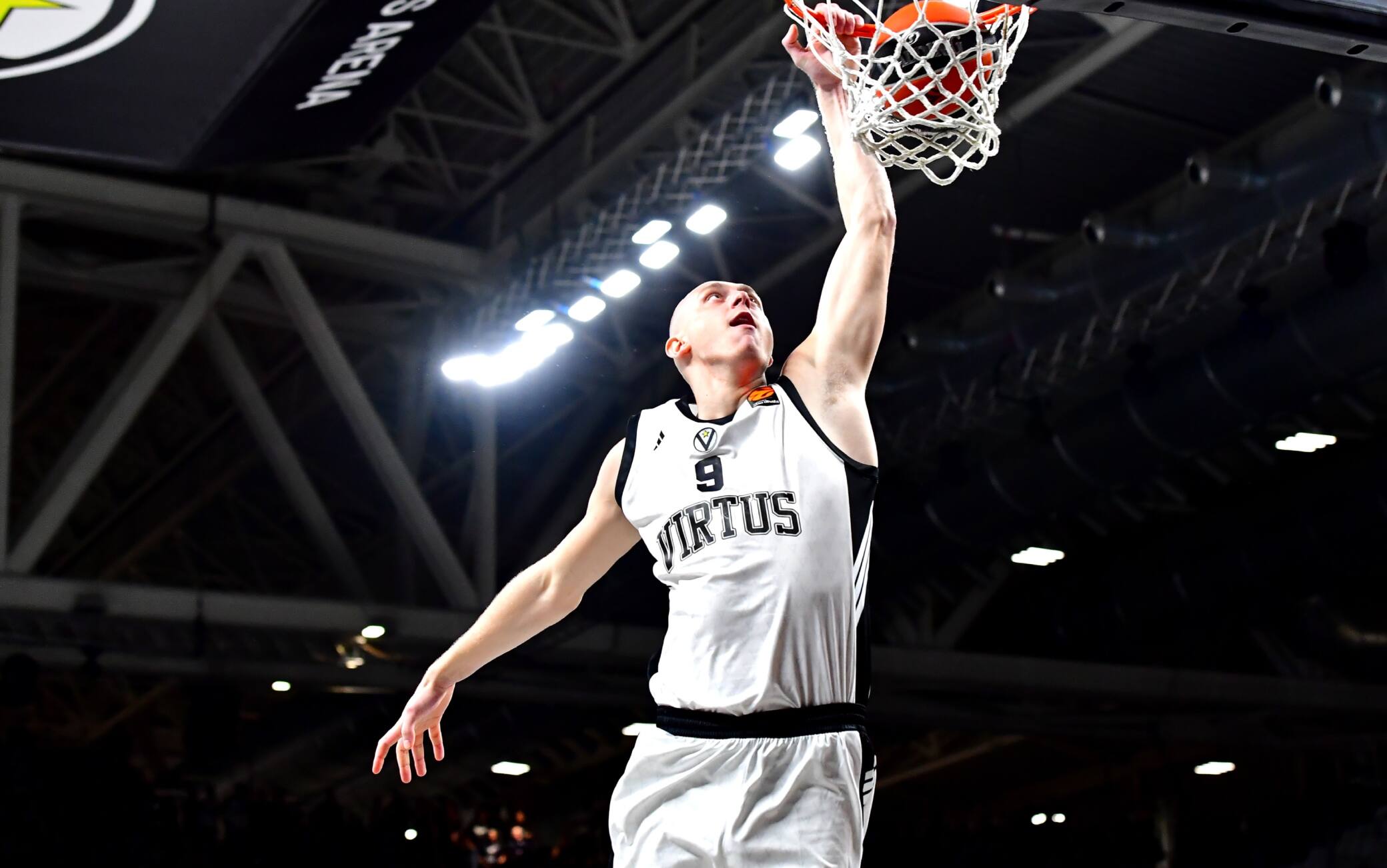  Virtus Bologna-Cantù, il risultato della partita in diretta dalle 20 su Sky Sport Basket