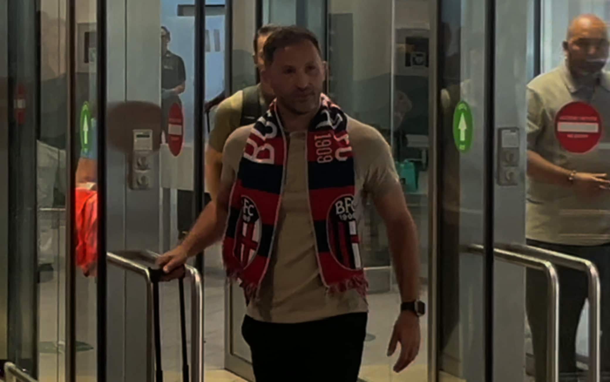 Bologna, il nuovo allenatore Domenico Tedesco è arrivato in città. VIDEO