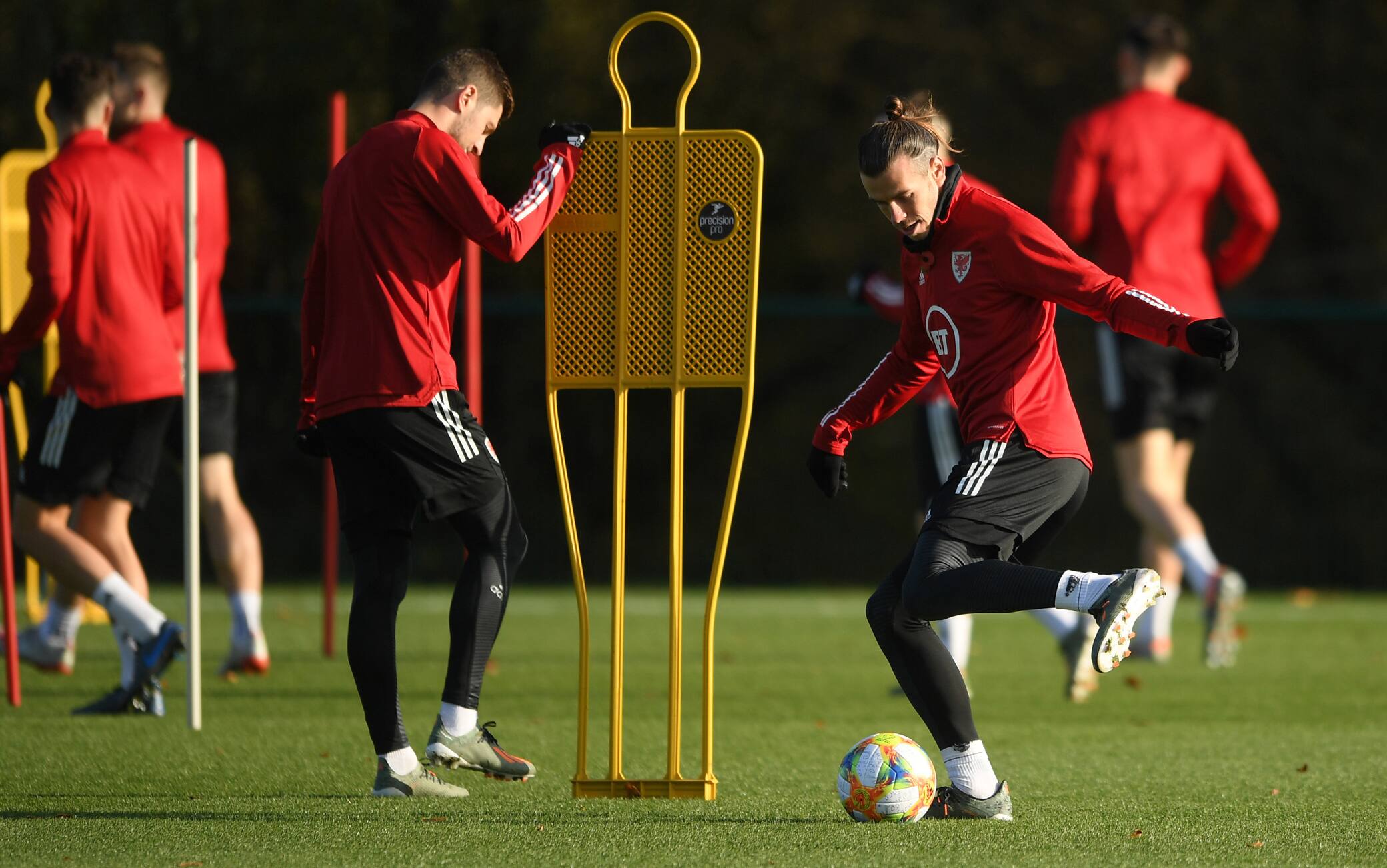 CARDIFF, WALES - NOVEMBER 11: Gareth Bale of Wales(R) controls the ball during a Wales Training Session at the Vale Resort on November 11, 2019 in Cardiff, Wales. (Photo by Harry Trump/Getty Images)
