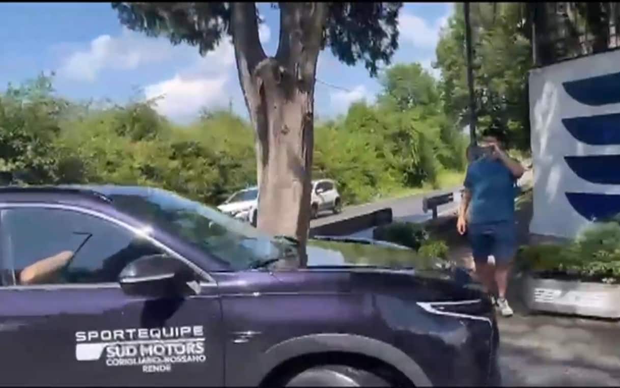https://sport.sky.it/assets/images/cdde1dab5d9e22b156dafa8d39fba4393d7be110/skysport/it/calcio/calciomercato/video/2026/06/03/gattuso-lazio-arrivo-formello-video-news-1102760/gattuso_jpg.jpg?im=Resize,width=1218