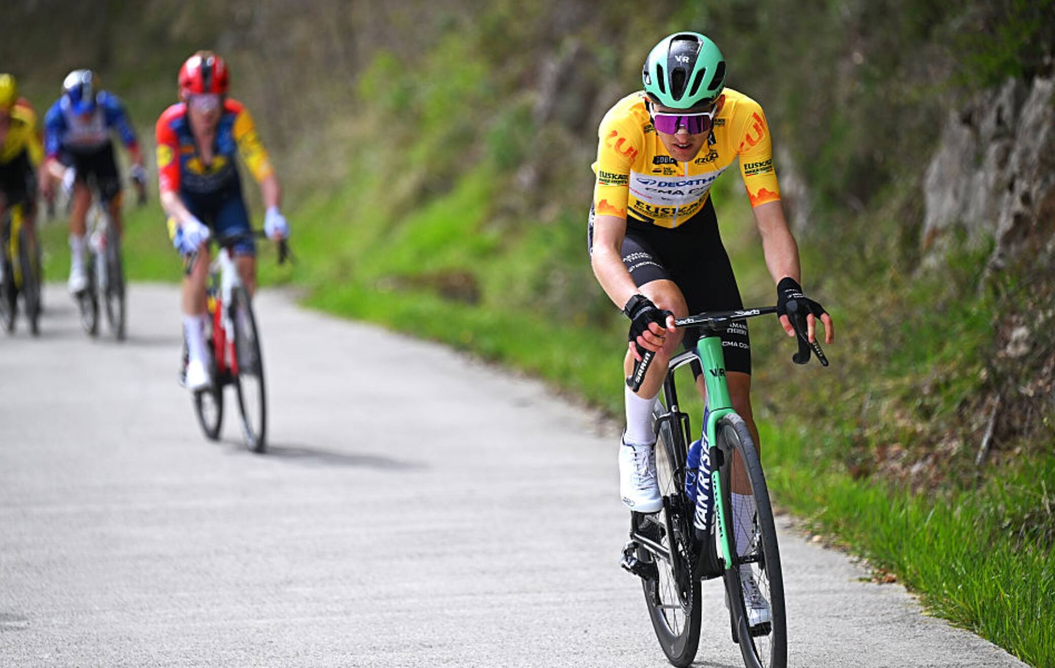 Giro dei Paesi Baschi, Paul Seixas domina: vince anche la 2^ tappa e consolida il primato