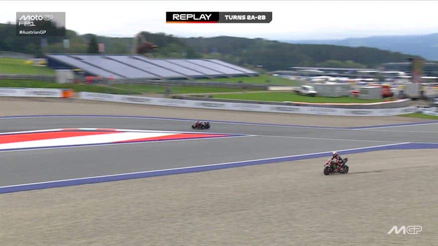 Aprilia, Bezzecchi va fuori pista durante le Fp1 a Spielberg