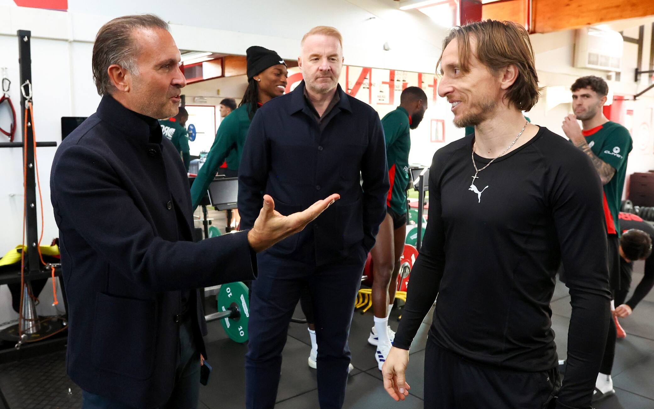 Milan, Cardinale a sorpresa a Milanello: le FOTO dell'incontro con Allegri e la squadra
