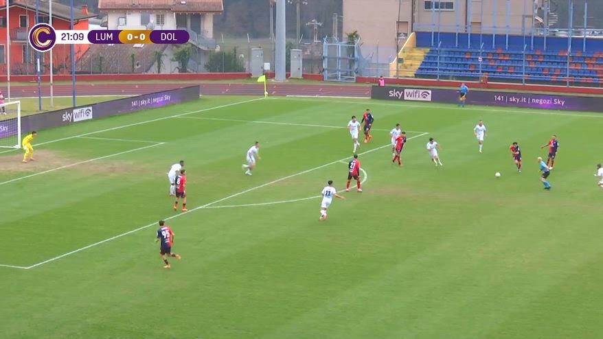 Sinistro da fuori all'incrocio: che gol di Mancini