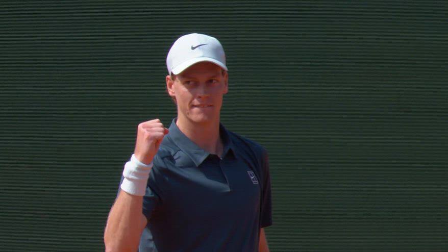 Sinner batte Zverev a Monte-Carlo: il match point