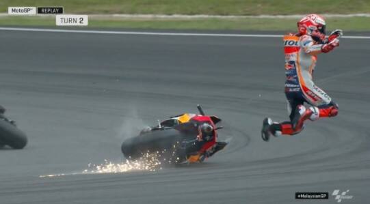 Marquez, la caduta in Malesia