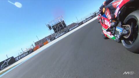 MotoGP, Bastianini schivato dalle moto dopo la caduta di oggi. VIDEO ...