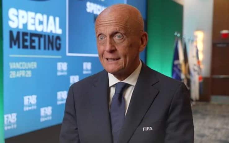 Pierluigi Collina spiega le nuove regole sui cartellini al Mondiale