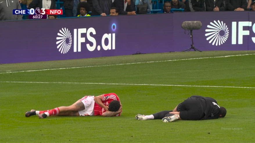Paura per Sanchez e Gibbs-White: scontro e doppio ko