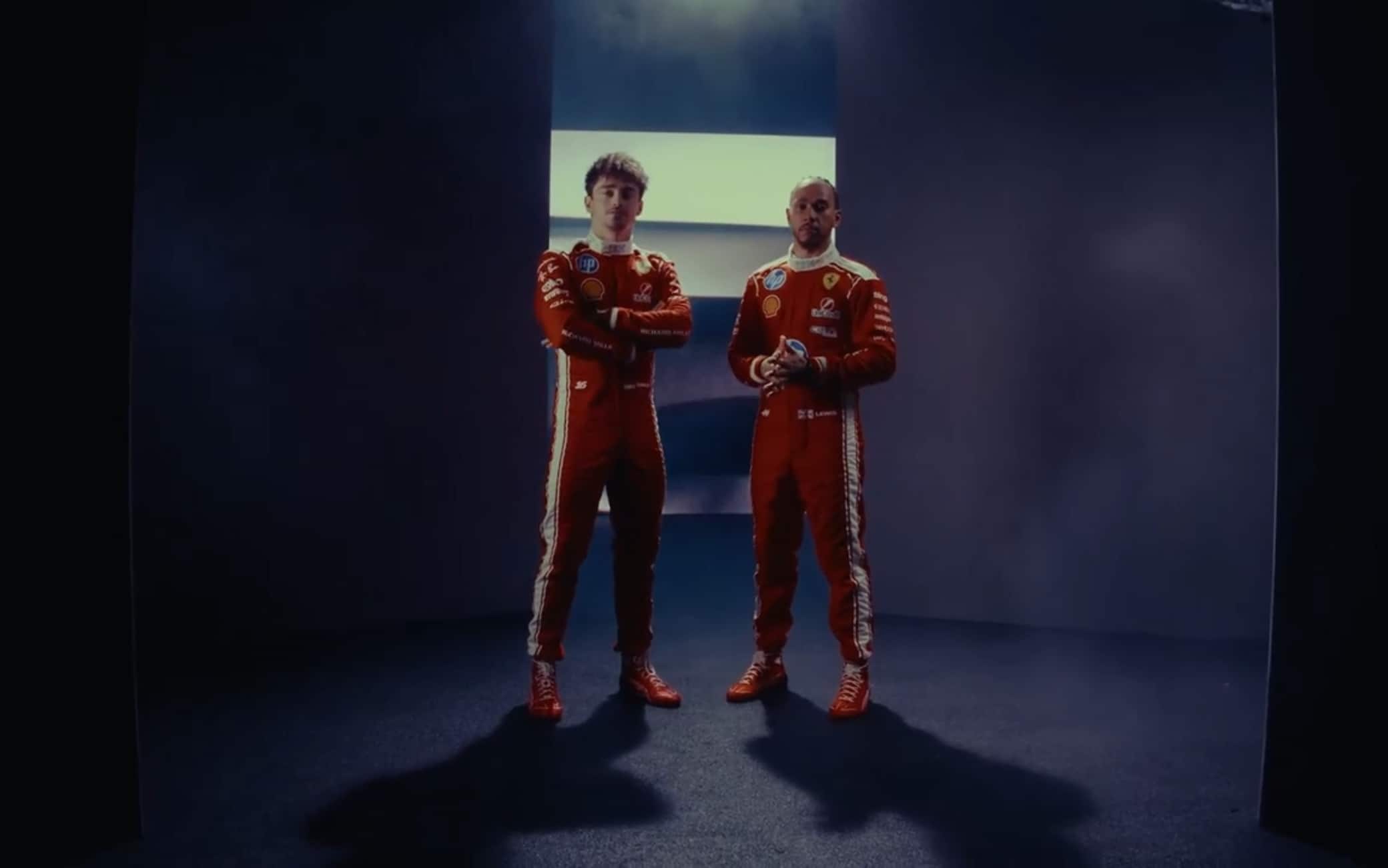 Ferrari, le tute 2026: il nuovo look di Leclerc e Hamilton. VIDEO