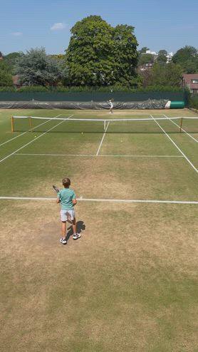 Il figlio di Djokovic si allena con il nipote di Zverev