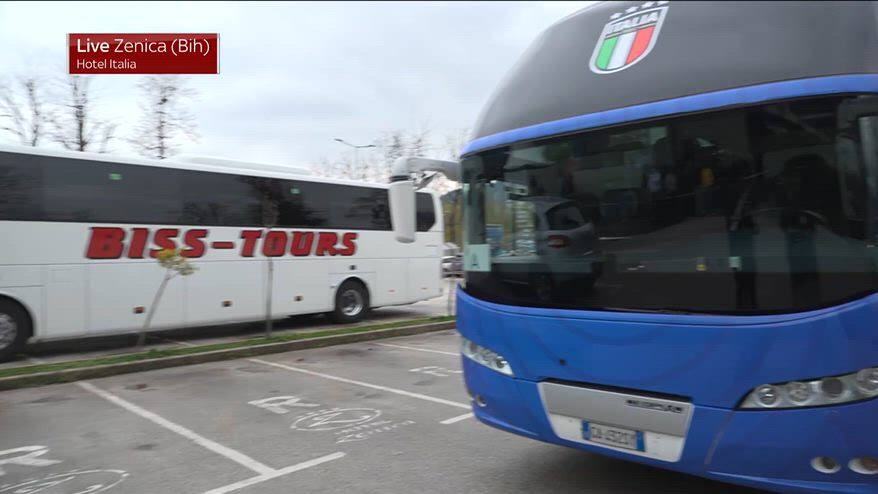 Zenica, l'atmosfera che c'è fuori il ritiro dell'Italia