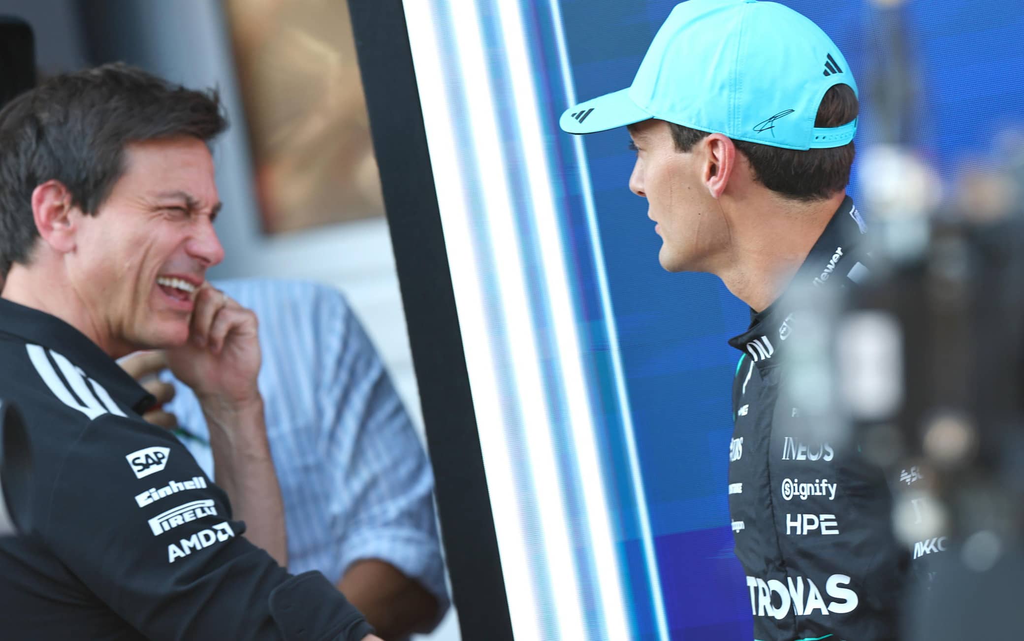 Toto Wolff: "Russell resta nel 2027? Non vogliamo cambiare...". VIDEO