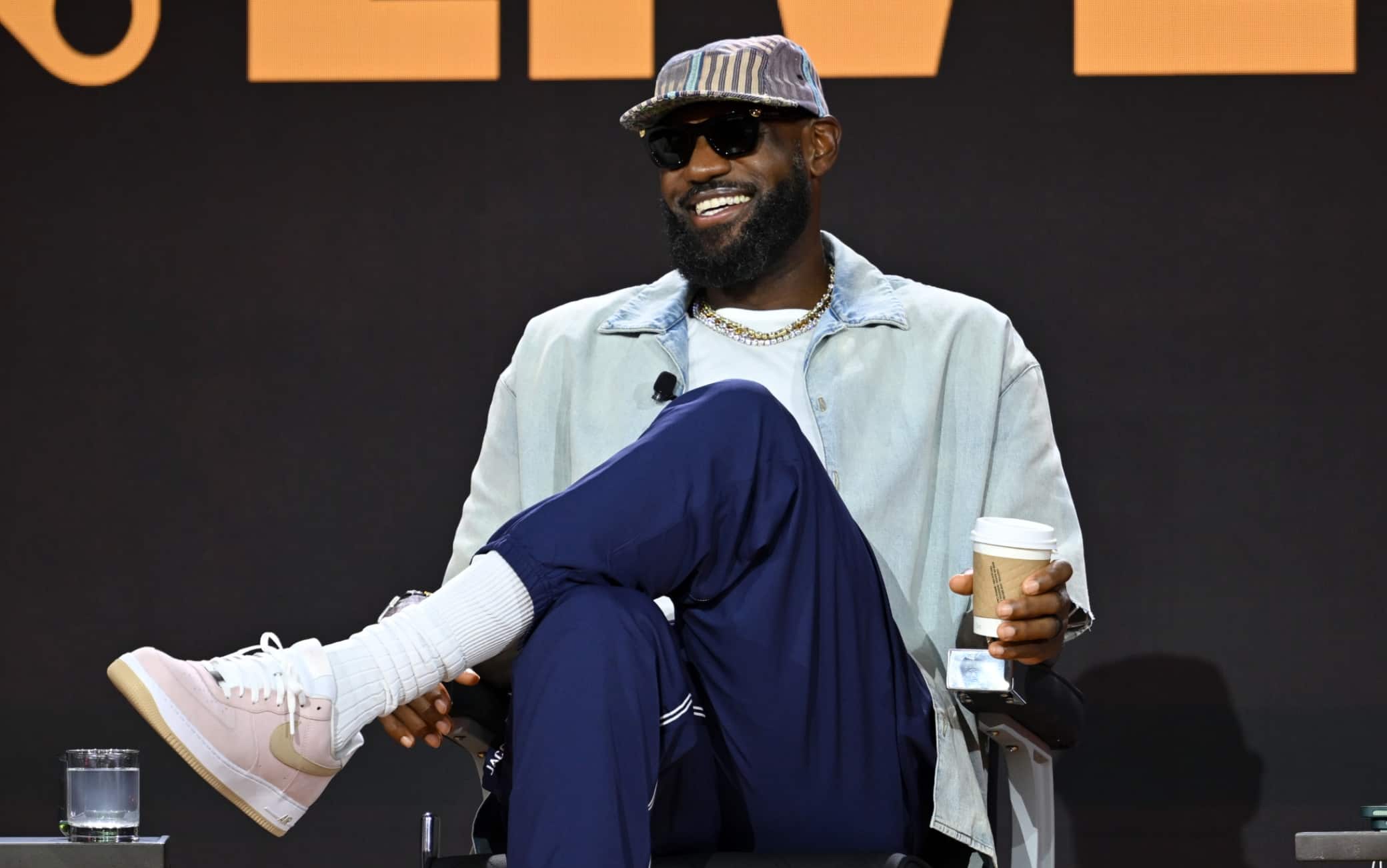 NBA, LeBron James dice "Trust the Process" e i tifosi dei Sixers impazziscono