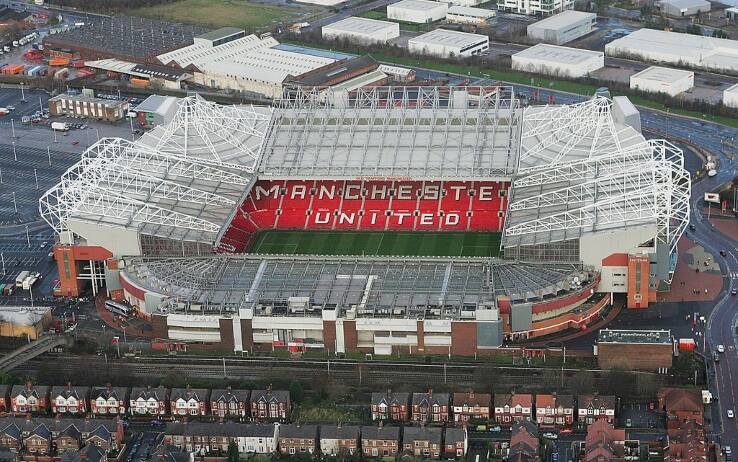 Old Trafford visto dall'alto