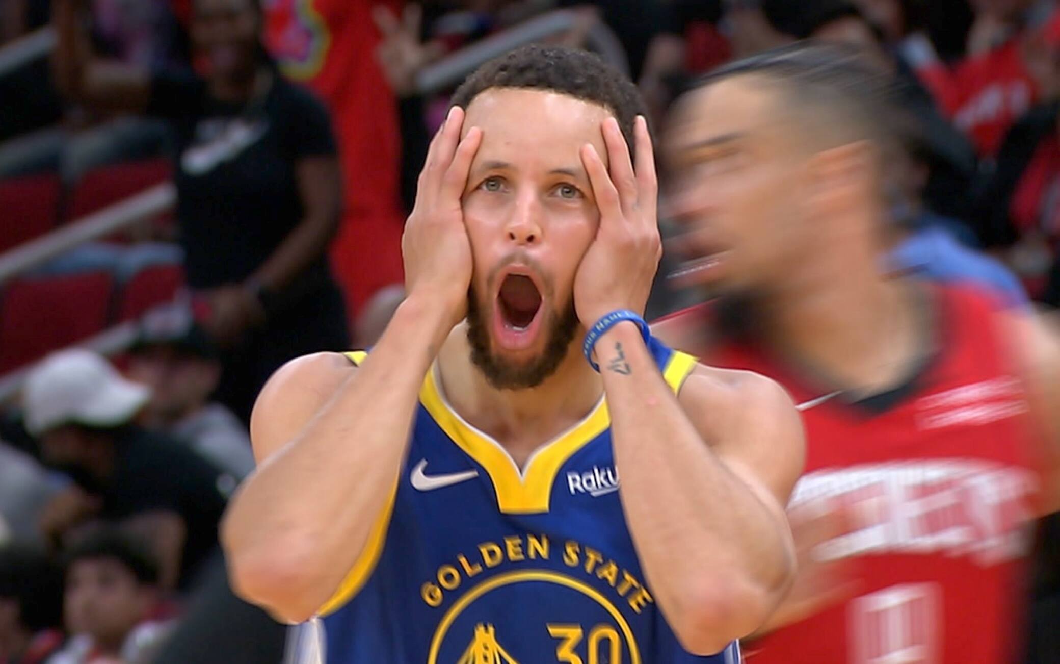 L'urlo di Steph Curry dopo il canestro